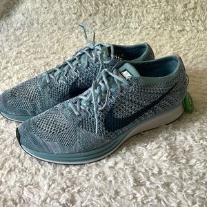 flyknit racer “blueberry”